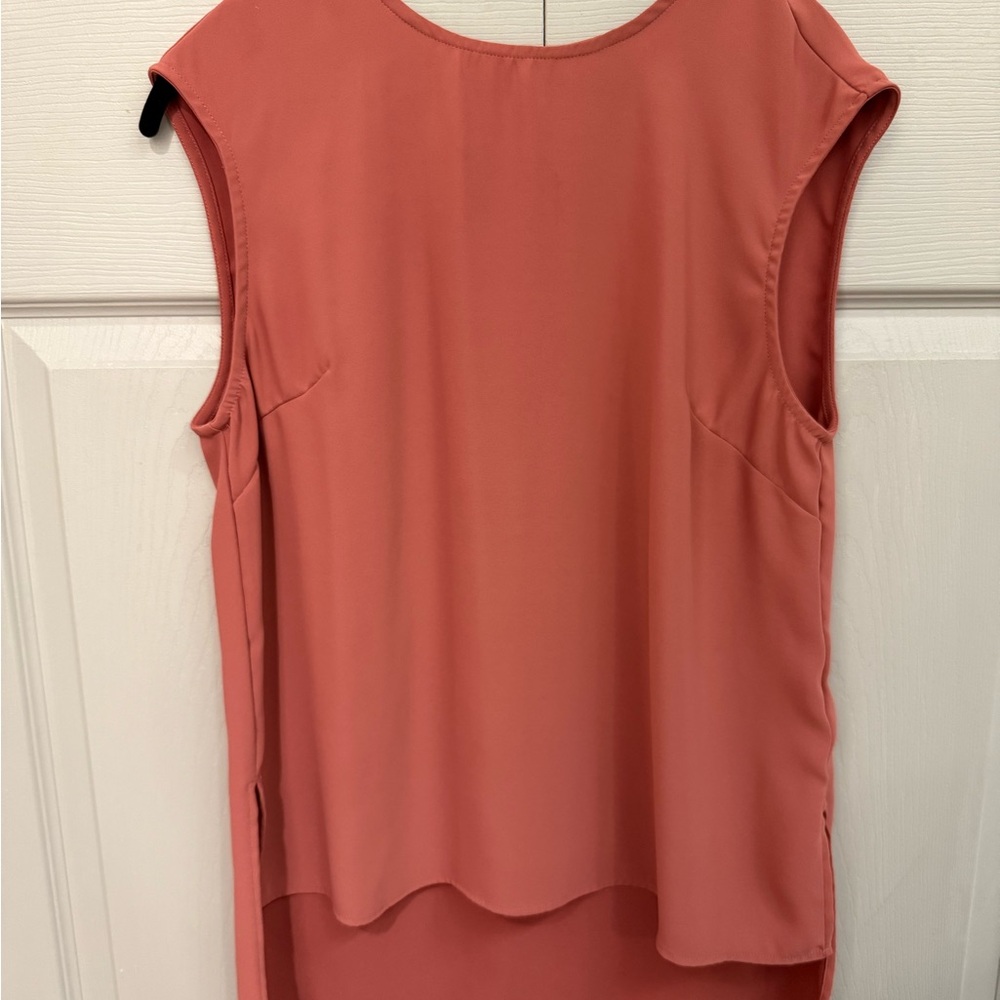 Express Satin Crew Neck High-Low Hem Gramercy Tee